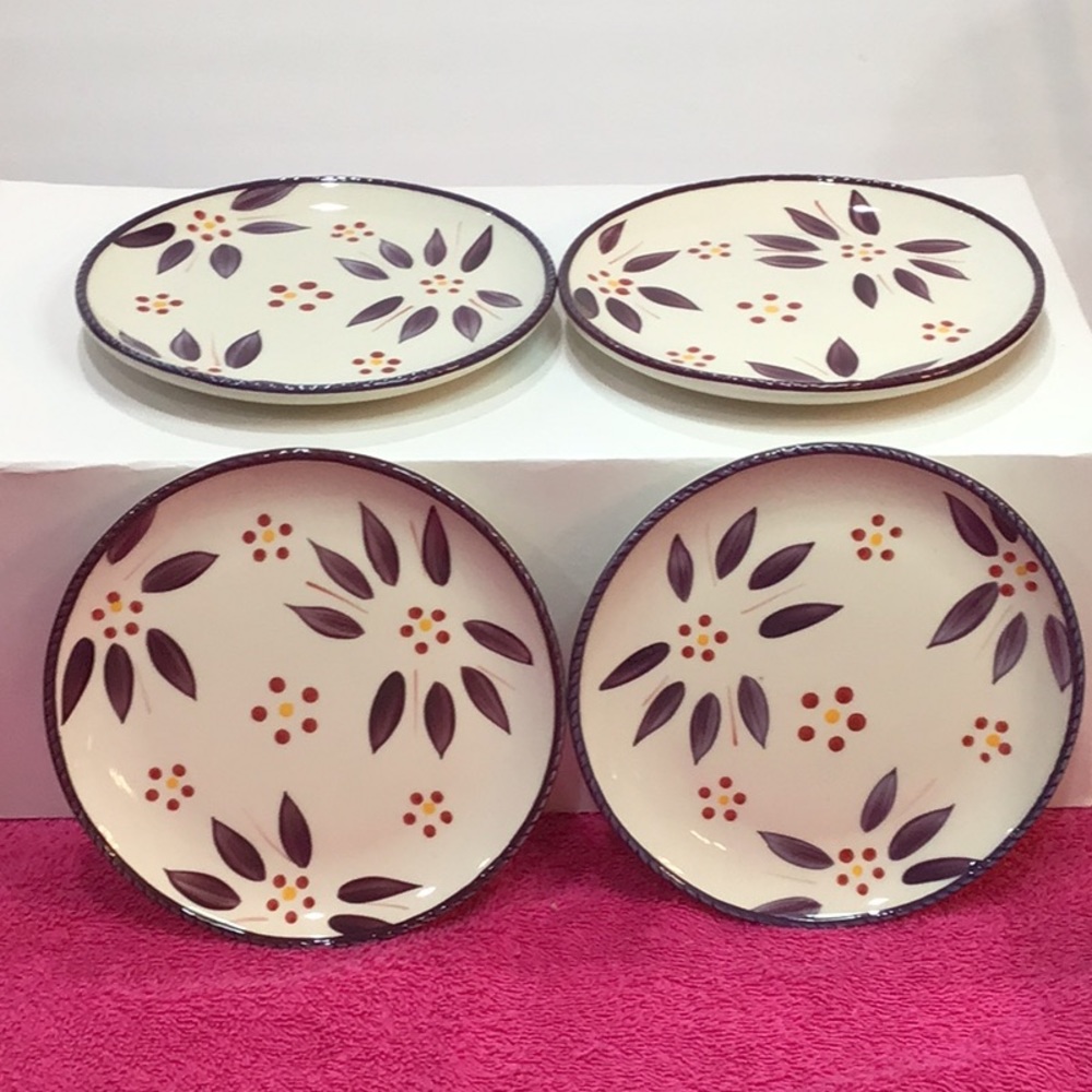Temp-Tations  “Old World” 6” four plates EUC